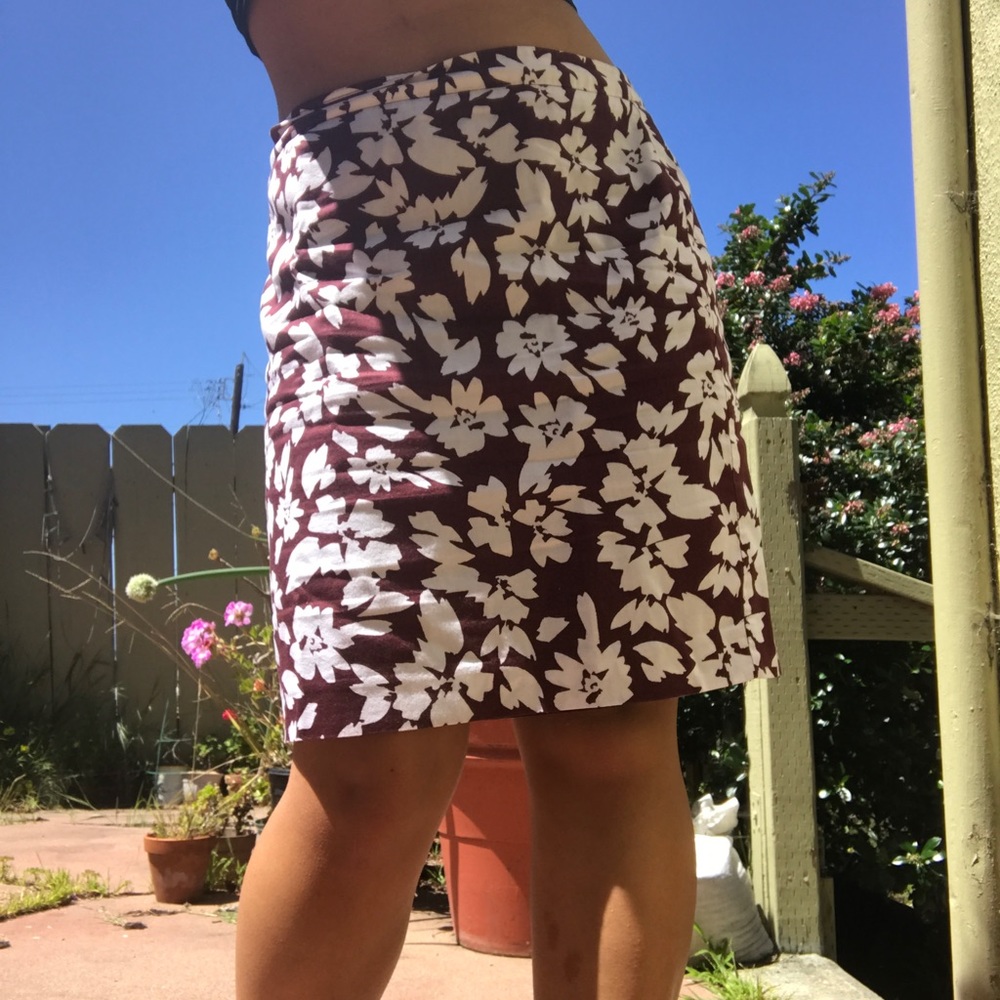 🌸 Burgundy Floral Skirt 🌸
